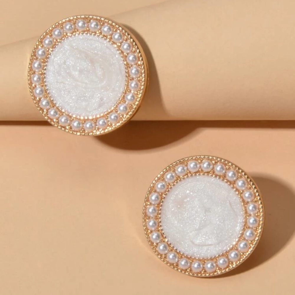 pearl studs